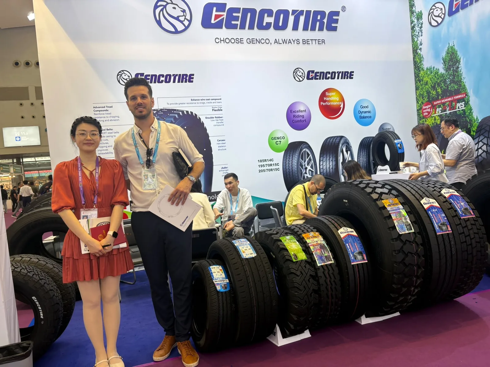 ONSIGHT GLOBAL at an automotive tyre trade fair booth